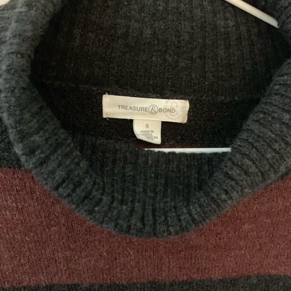 Treasure Bond Turtleneck - Picture 2 of 4